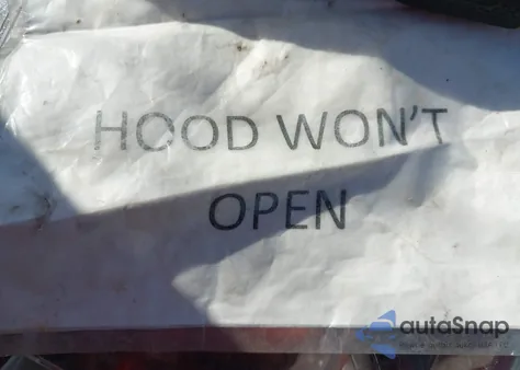 2000 Ford Crown Victoria z USA, uszkodzony, nr VIN 2FAFP73W2YX105897